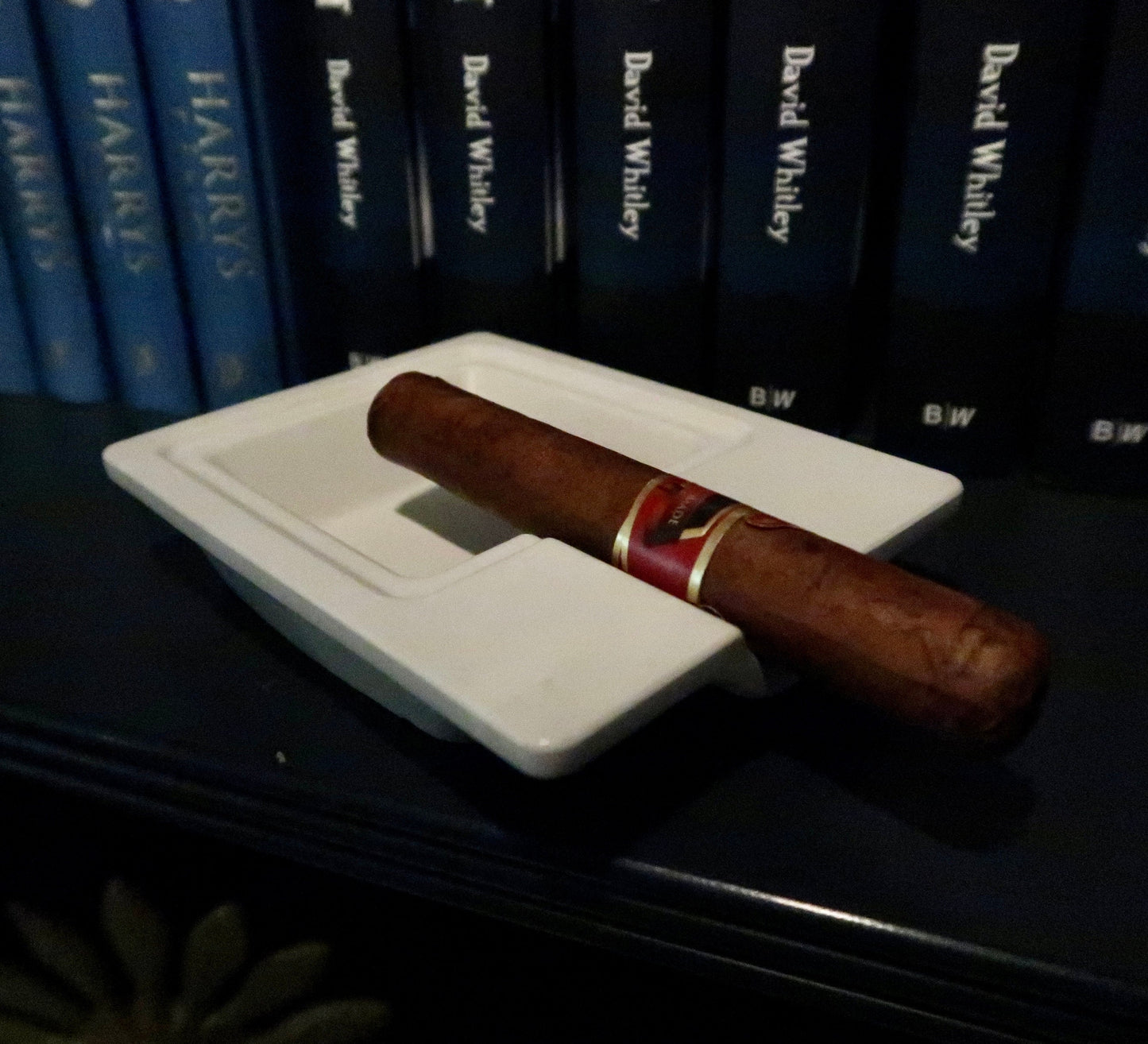 Concrete Ashtray for Cigars (Small)